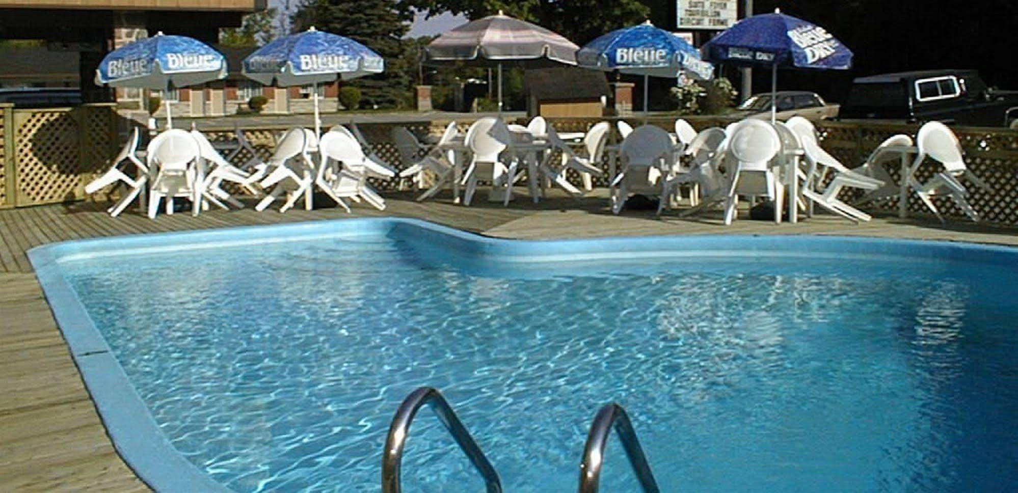 Hotel Motel La Marquise Sherbrooke Exterior photo